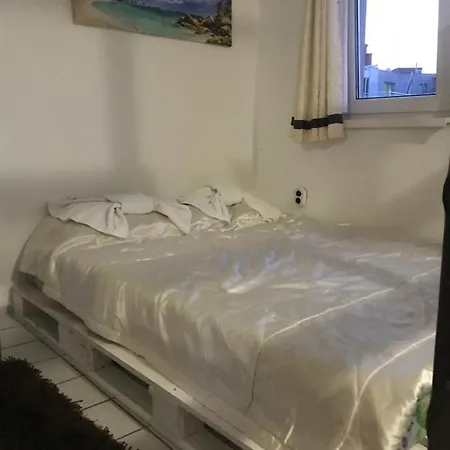 Студио На 200М От Плажа. * נסבר